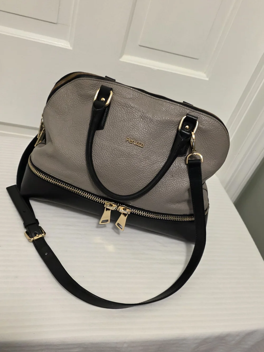 Peruzzi Leather Bag Gray And Black Fully Lined W/Detachable Crossbody Strap